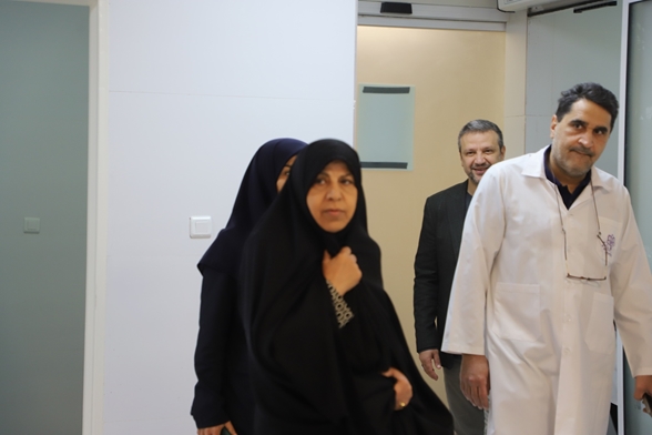 بازدید دبیر ستاد ملی جوانی جمعیت از بخش ناباروری بیمارستان