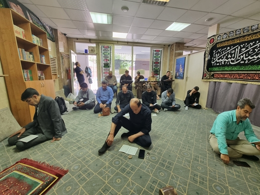 برگزاری مراسم پر فیض زیارت عاشورا در دهه اول محرم در نمازخانه بیمارستان 